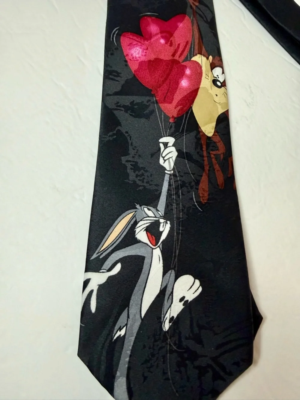 Looney Tunes Mania Necktie Bugs Bunny and Taz with Heart Balloons
